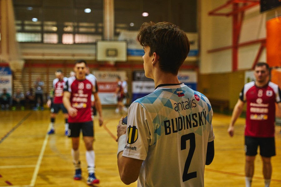 Muži a ženy v príprave proti českým a slovenským súperom